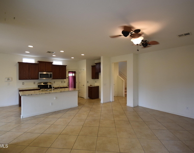 7117 N 73rd Drive - Photo Thumbnail 10