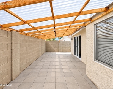 8520 W Palm Lane - Photo Thumbnail 17