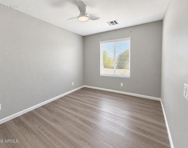8520 W Palm Lane - Photo Thumbnail 10