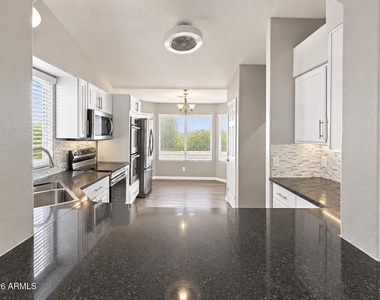 8520 W Palm Lane - Photo Thumbnail 4