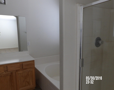 972 W 21st Avenue - Photo Thumbnail 3