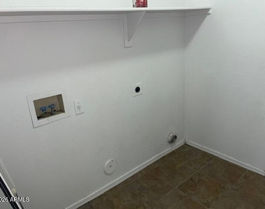 972 W 21st Avenue - Photo Thumbnail 9