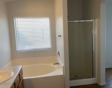 972 W 21st Avenue - Photo Thumbnail 8