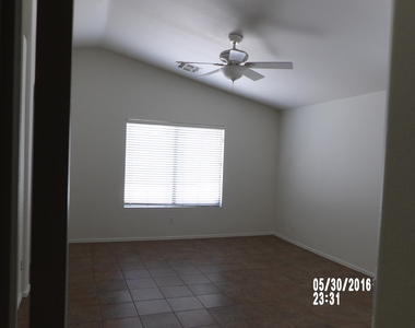 972 W 21st Avenue - Photo Thumbnail 2