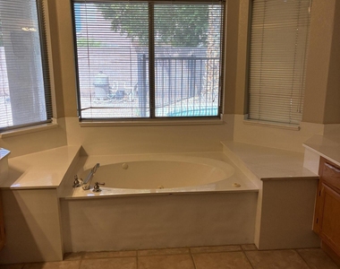 3170 W Drake Street - Photo Thumbnail 15