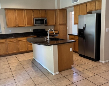 3170 W Drake Street - Photo Thumbnail 3