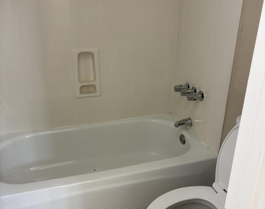 3170 W Drake Street - Photo Thumbnail 8