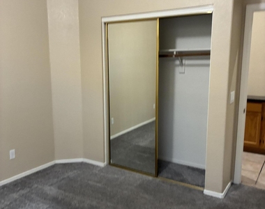 3170 W Drake Street - Photo Thumbnail 9