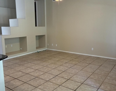 3170 W Drake Street - Photo Thumbnail 4