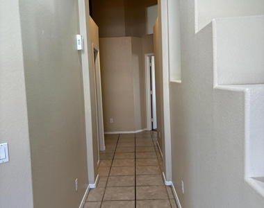 3170 W Drake Street - Photo Thumbnail 6