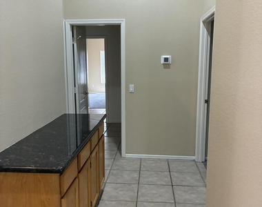 3170 W Drake Street - Photo Thumbnail 11