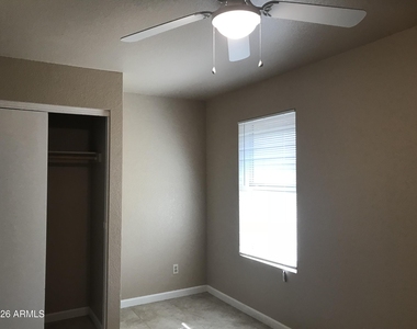 3005 E Cicero Street - Photo Thumbnail 8