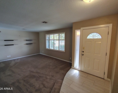 6756 S Oak Street - Photo Thumbnail 4