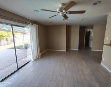 6756 S Oak Street - Photo Thumbnail 12