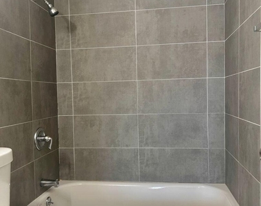 1553 W Mercer Lane - Photo Thumbnail 10