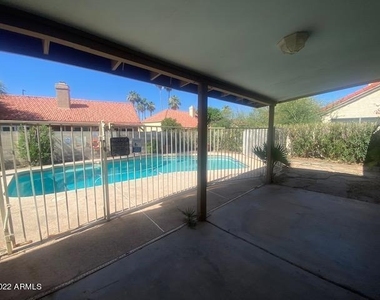 1249 E Laurel Avenue - Photo Thumbnail 6