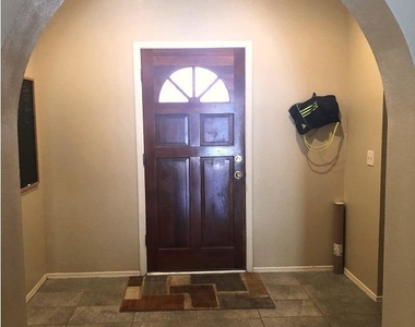 1249 E Laurel Avenue - Photo Thumbnail 7