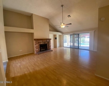 1249 E Laurel Avenue - Photo Thumbnail 10