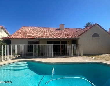 1249 E Laurel Avenue - Photo Thumbnail 1