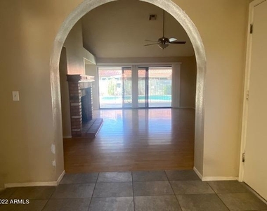 1249 E Laurel Avenue - Photo Thumbnail 8
