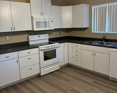 7314 E Polk Street - Photo Thumbnail 3