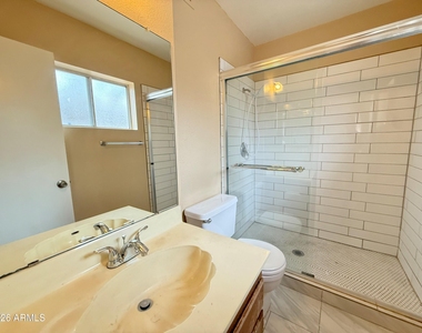 1028 W Malibu Drive - Photo Thumbnail 13