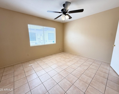 1028 W Malibu Drive - Photo Thumbnail 11