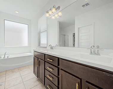 5066 N 79th Lane - Photo Thumbnail 23