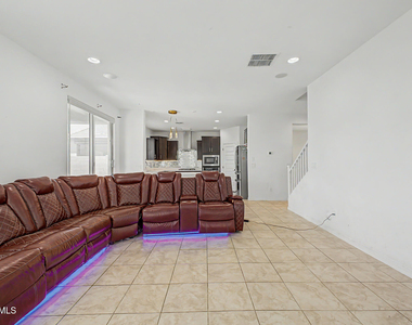 5066 N 79th Lane - Photo Thumbnail 10