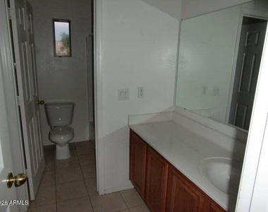 3242 S 94th Drive - Photo Thumbnail 6