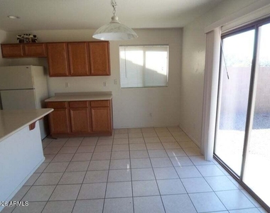 3242 S 94th Drive - Photo Thumbnail 2