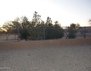3242 S 94th Drive - Photo Thumbnail 8