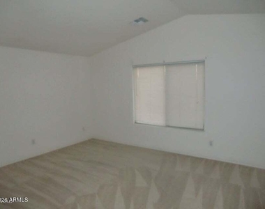 3242 S 94th Drive - Photo Thumbnail 3