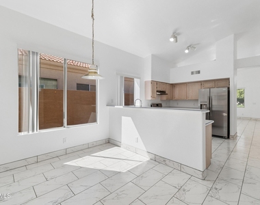 3251 W Ross Drive - Photo Thumbnail 8