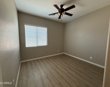 4045 S Camellia Drive - Photo Thumbnail 14
