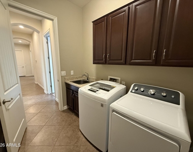 4045 S Camellia Drive - Photo Thumbnail 9
