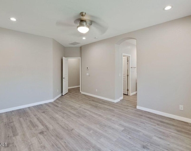 1171 E Indigo Drive - Photo Thumbnail 20