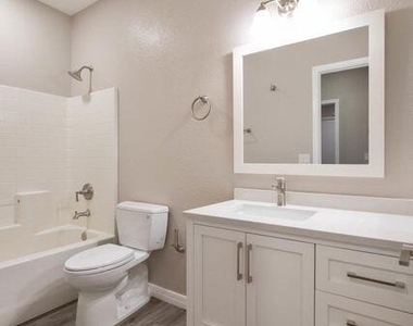 1171 E Indigo Drive - Photo Thumbnail 3