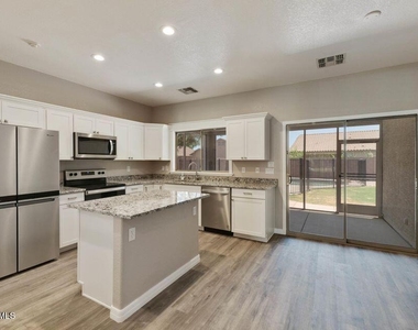 1171 E Indigo Drive - Photo Thumbnail 15
