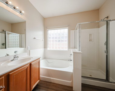 16183 W Winchcomb Drive - Photo Thumbnail 37