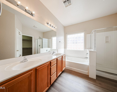 16183 W Winchcomb Drive - Photo Thumbnail 36