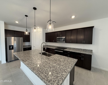 4249 W Hannah Street - Photo Thumbnail 2