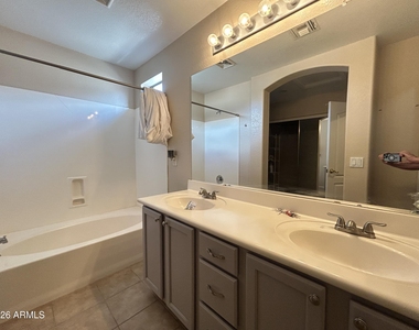 5343 E Holmes Avenue - Photo Thumbnail 13