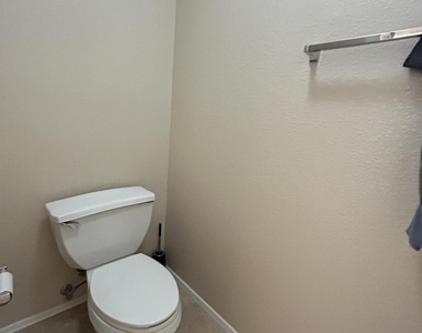 5343 E Holmes Avenue - Photo Thumbnail 14