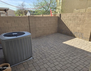 15090 N 173rd Drive - Photo Thumbnail 16