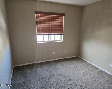 15090 N 173rd Drive - Photo Thumbnail 12
