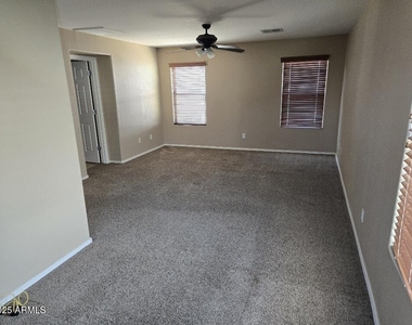 15090 N 173rd Drive - Photo Thumbnail 9