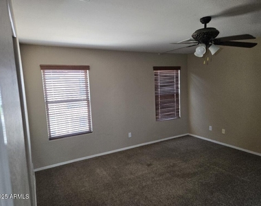 15090 N 173rd Drive - Photo Thumbnail 7