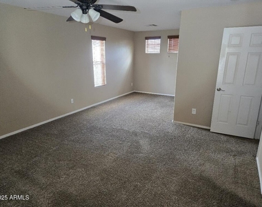15090 N 173rd Drive - Photo Thumbnail 8