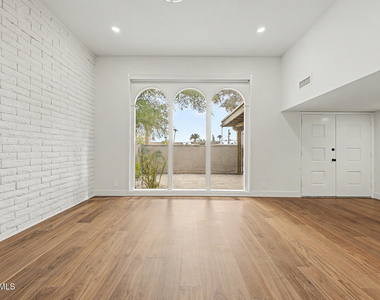 3736 E Montecito Avenue - Photo Thumbnail 15